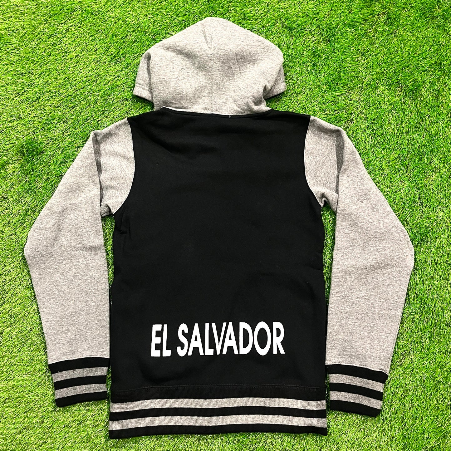 EL SALVADOR CHAQUETA GORRO Y ZIPPER
