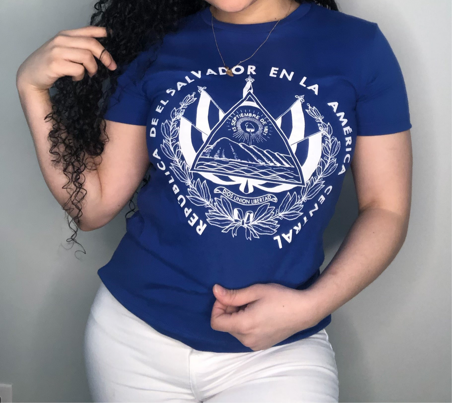 Camiseta con escudo para mujer