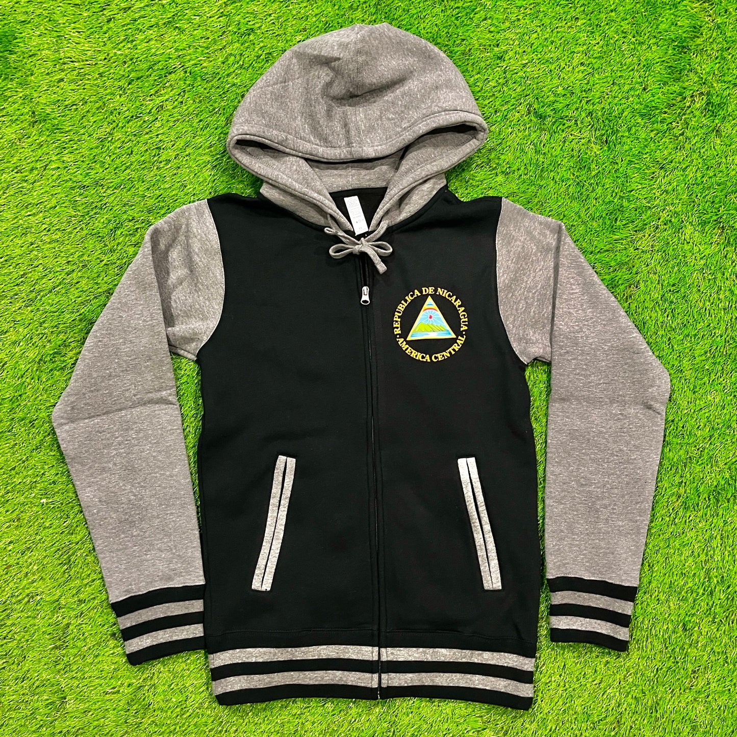 NICARAGUA CHAQUETA GORRO Y ZIPPER