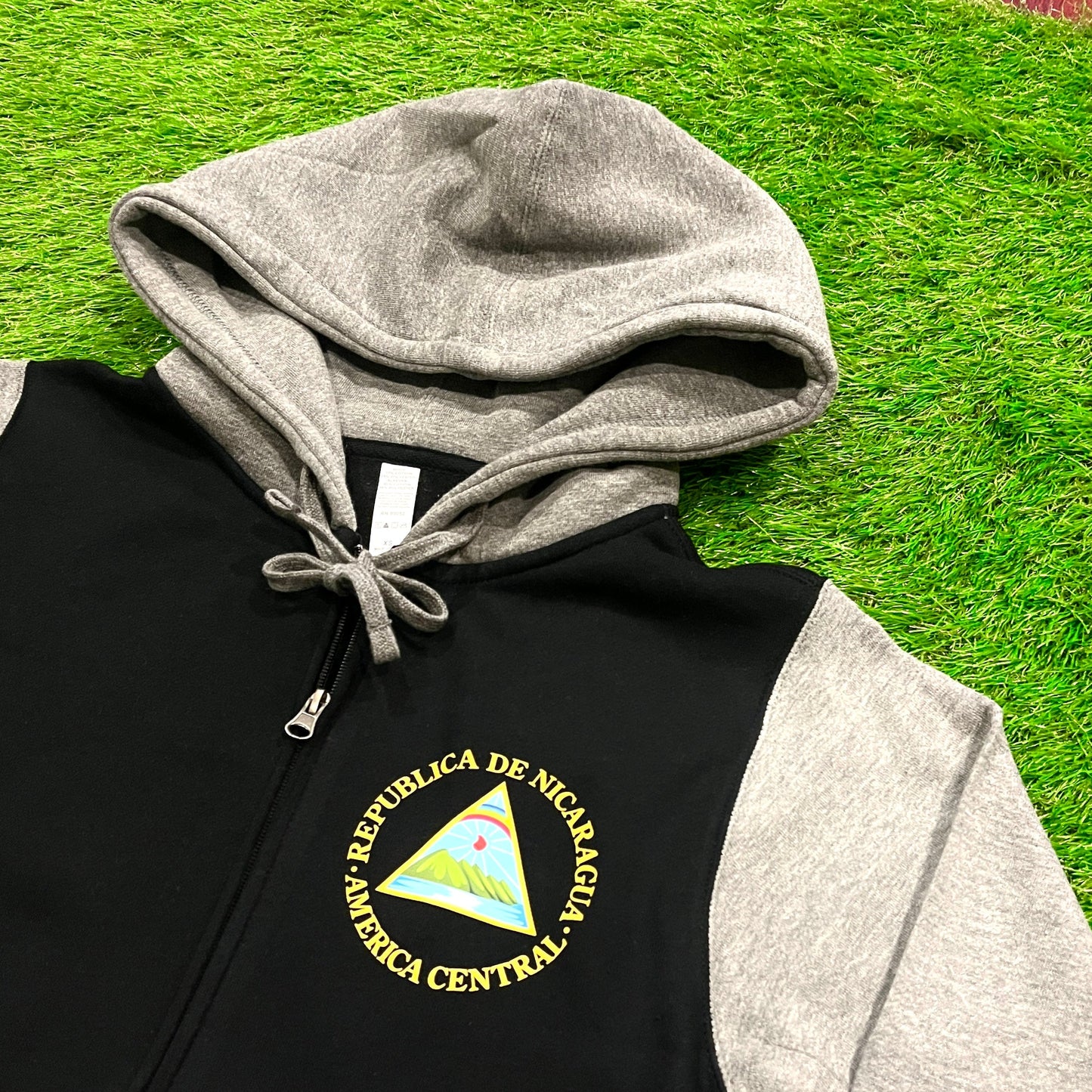 NICARAGUA CHAQUETA GORRO Y ZIPPER